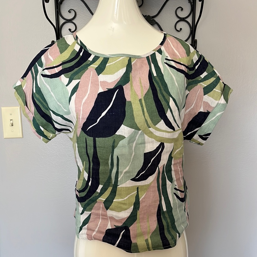 NWT! Tahari 100% linen tropical shirt